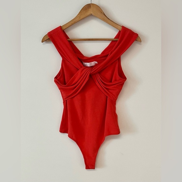 ASTR Women's Size Small Twist Front Bodysuit Red - Picture 4 of 14
